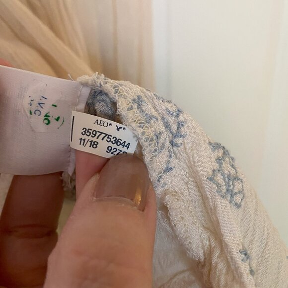 American Eagle AE Boho Blouse Cream and Blue, Embroidered, Peasant Style - Picture 8 of 9